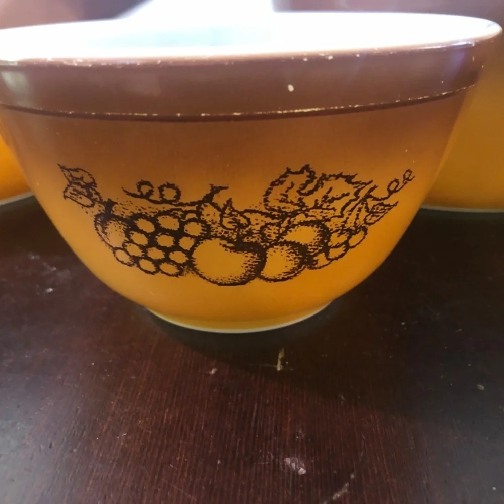 COPY - Vintage Pyrex Old Orchard 4 piece set.Breast Cancer Fundraiser. - Picture 3 of 7